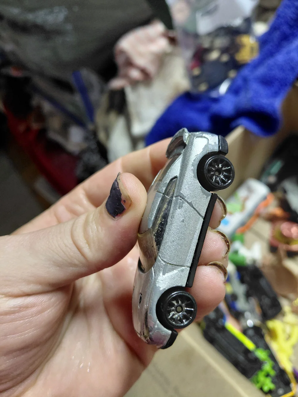 1:64 scale Hot Wheels 2009 Nissan GT-R (R35) die-cast car.